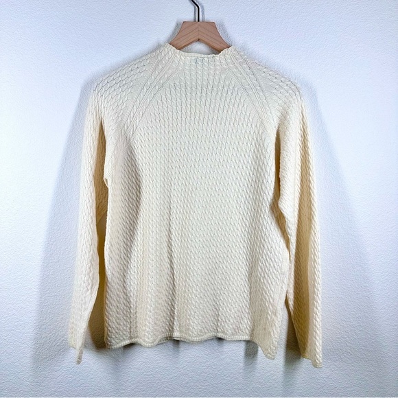 Burberry London 100% Merino Wool Cable Knit Mock Neck Sweater Large EUC - Picture 10 of 10